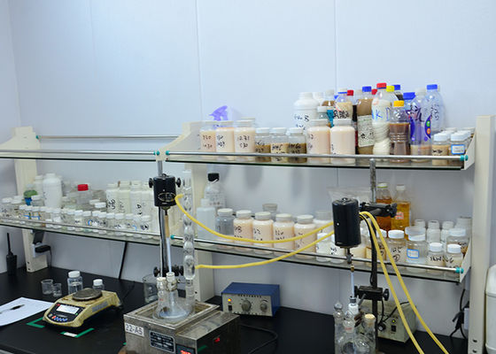 Parafin Vaks Tamamen Rafine Su Geçirmezlik Maddesi Beyaz Emülsiyon Balmumu Emülsiyonu Kullanılarak Tahriş Etmeyen